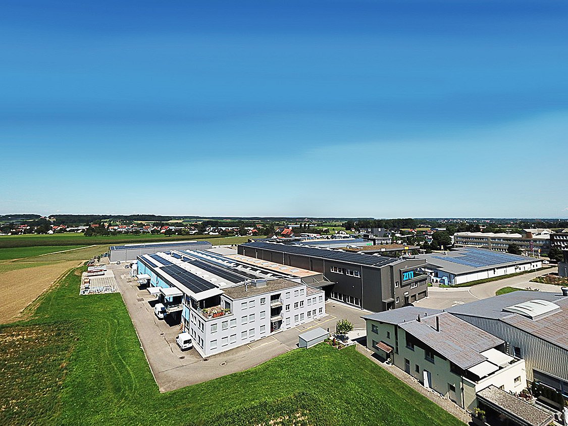 Firmengebäude zweifel metall ag Panorama-Drohnenaufnahme des Unternehmens
